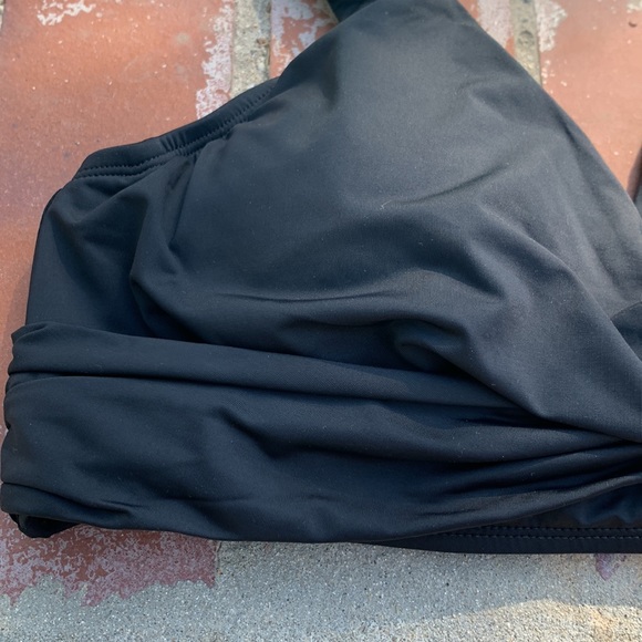 💖💖 Jantzen Women’s Surplice Underwire Beachwear Swim Top Separates NWT - Picture 2 of 8